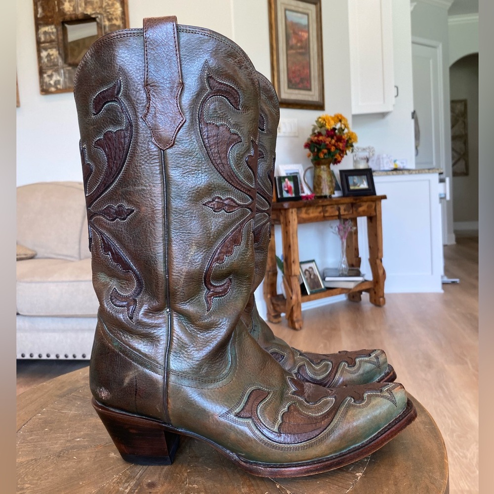 Women’s corral cowboy boots. Unique bronze/green color.